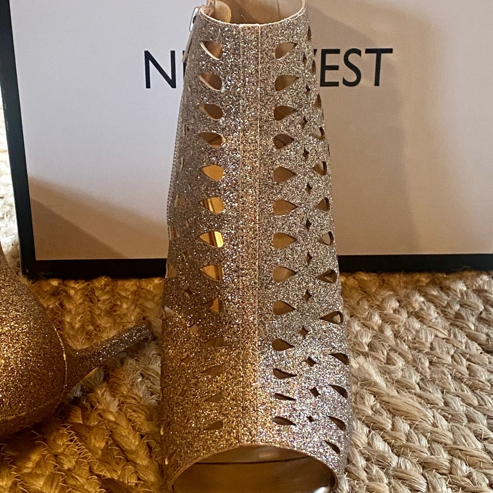 Nine West Women's Rilynno Gold Cutout Peep-Toe High Heels bootie  - Size 10